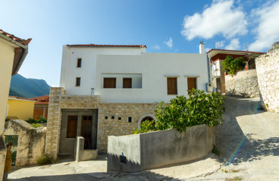 East Peloponnese &#8211; Unique House in the Center of Leonidio